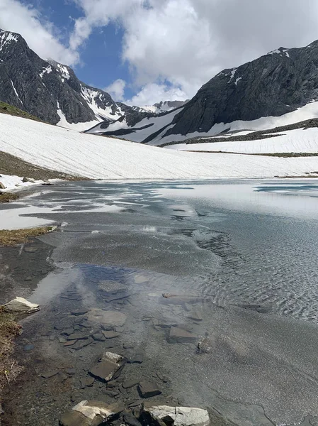 Rusland Noord Ossetië Zrug Rivier Stroomt Van Mountain Lake Jdzedo — Stockfoto