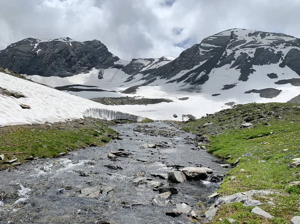 Russia Ossezia Del Nord Fiume Zrug Scorre Dal Lago Montagna — Foto Stock