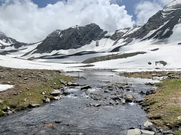 Rusia Osetia Del Norte Río Zrug Fluye Desde Lago Montaña — Foto de Stock