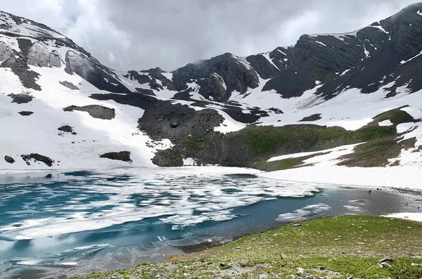 Rosja Północna Ossetia Górskie Jezioro Dzedo Wschód Zrug Zrugskoye Zrugskoe — Zdjęcie stockowe