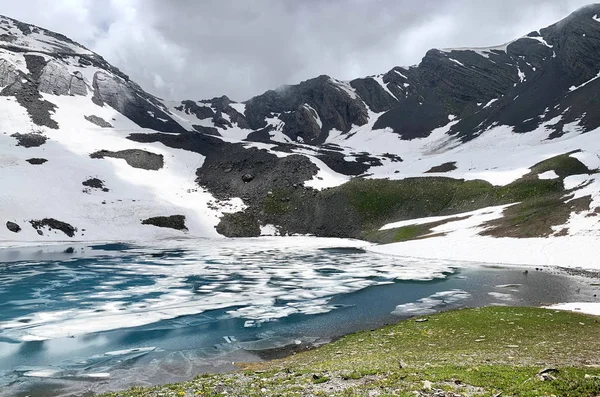 Rusya Kuzey Osetya Dağ Gölü Dzedo Doğu Zrug Zrugskoye Zrugskoe — Stok fotoğraf