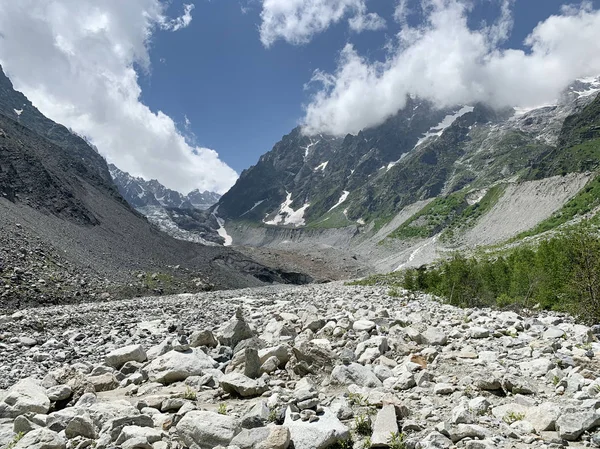 Rusya Kuzey Osetya Güneşli Yaz Gününde Tsey Geçit Buzul — Stok fotoğraf