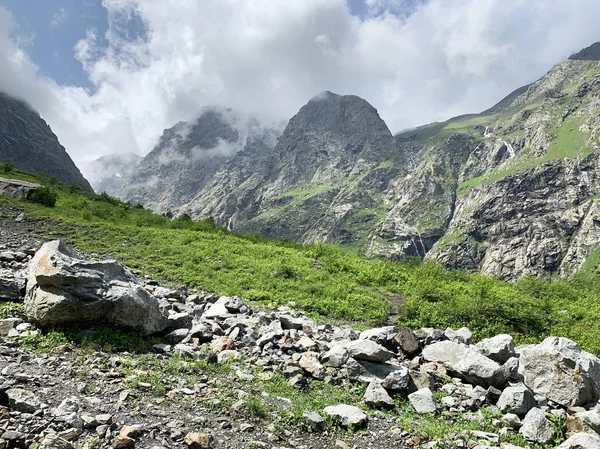 Russia Ossezia Del Nord Nuvole Incombono Sulla Valle Midagrabin Estate — Foto Stock