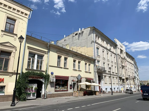 Moscou Rússia Junho 2019 Moscou Rua Pokrovka Verão Casas Propriedade — Fotografia de Stock