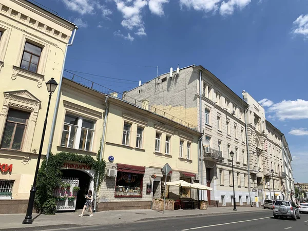 Moscou Rússia Junho 2019 Moscou Rua Pokrovka Verão Casas Propriedade — Fotografia de Stock