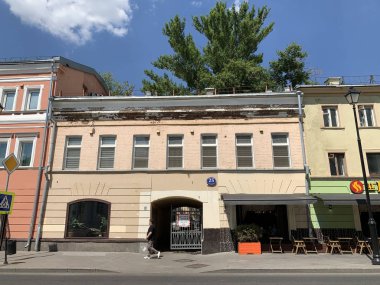 Moskova, Rusya, 12 Ağustos 2018. Yazın Pokrovka caddesindeki antik arazi. Evler 25, Moskova