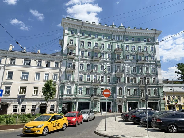 Moscow Russia June 2019 Cars Parked Chistoprudny Boulevard House — Stock Photo, Image