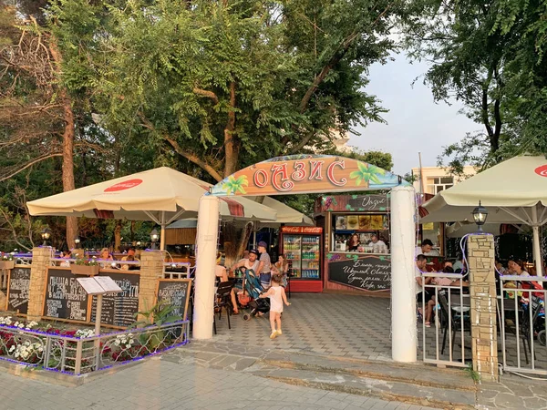 Anapa Russia Luglio 2019 Cafe Oasis Sul Lungomare Sulla High — Foto Stock