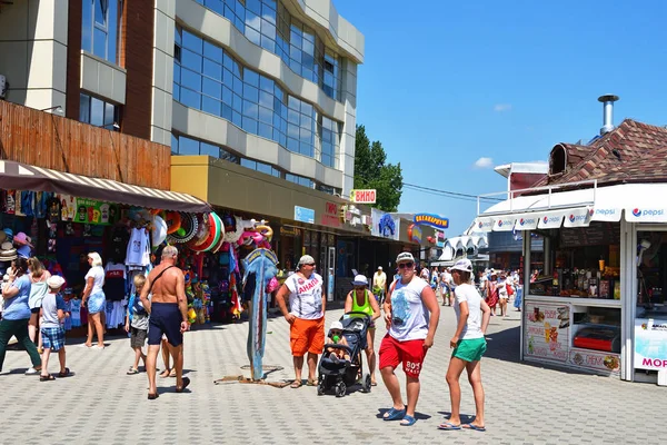Anapa Russia July 2019 People Walking Low Promenade Sunny Summer — Stock Photo, Image