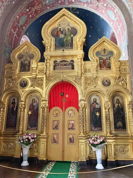 新阿托斯修道院 阿布哈兹 潘泰利蒙大教堂左侧界限的内部 — 图库照片