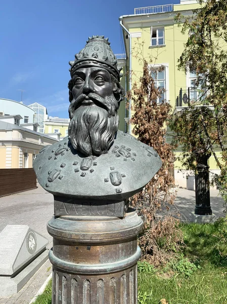 2019年8月29日 ロシア モスクワ ロシアの支配者の路地にツァル ミハイル フェドロヴィッチの胸像 彫刻家ズラブ ツェレテリ モスクワ ペトロエニスキーレーン — ストック写真