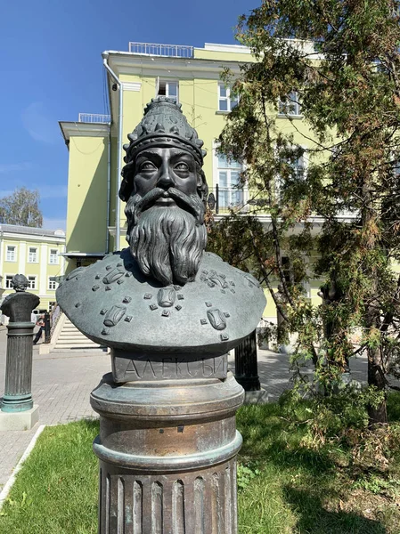 2019年8月29日 ロシア モスクワ ロシアの支配者の路地にツァル ミハイル フェドロヴィッチの胸像 彫刻家ズラブ ツェレテリ モスクワ ペトロエニスキーレーン — ストック写真
