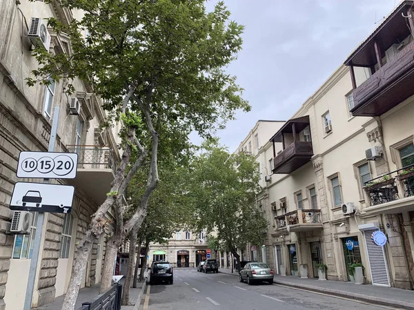 Baku Azerbaijan September 2019 Cars Parked Street Abdulkerim Alizade Fall — Stock Photo, Image