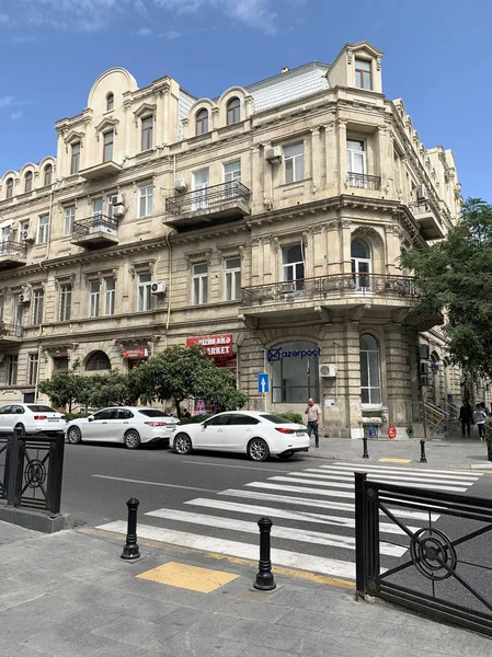 Baku Azerbejdżan Wrzesień 2019 Lermontov Ulica Baku Skrzyżowania Suwerennością Avenue — Zdjęcie stockowe