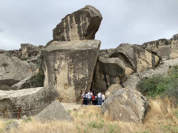 Gobustan Azerbaigian Settembre 2019 Persone Che Camminano Lungo Territorio Della — Foto Stock