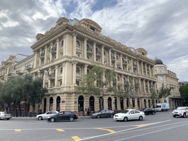 Bakü, Azerbaycan, 11 Eylül 2019. Arabalar sonbaharda 1.