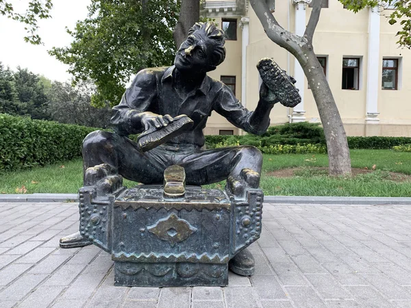 Baku Azerbaijão Setembro 2019 Escultura Shoeshine Homem Orla Marítima Baku — Fotografia de Stock