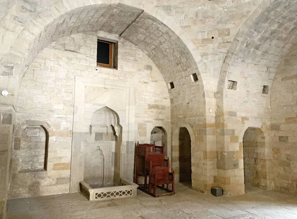 バクー アゼルバイジャン 2019年9月9日 1441年に建てられた宮殿モスクの内部は アゼルバイジャン バクのイチェリ シェール 旧市街 の歴史地区にあるシルバンシャー宮殿複合施設に建てられている — ストック写真