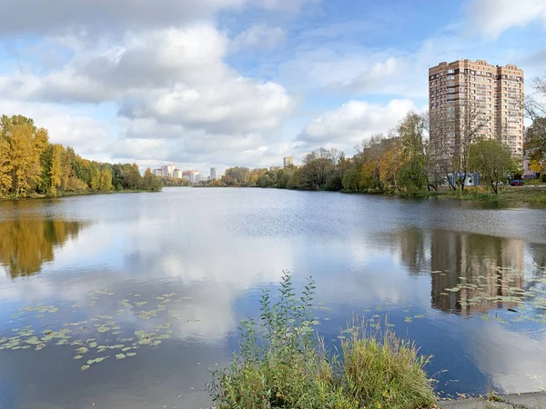 Región Moscú Ciudad Balashikha Río Pekhorka Otoño — Foto de Stock