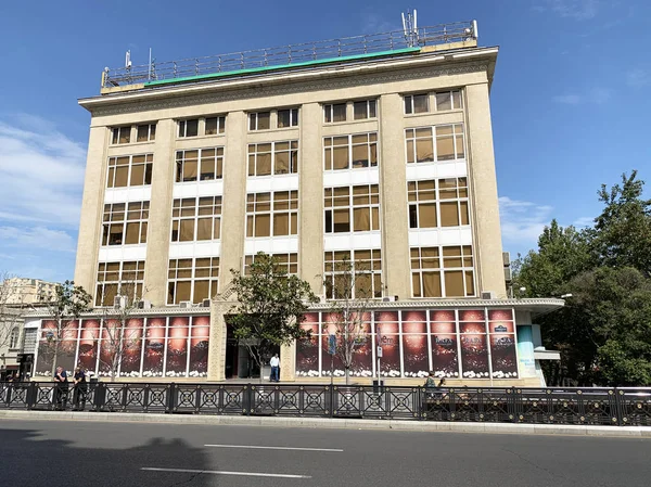 Baku Azerbaijan September 2019 People Walking Central General Store Nigar — Stock Photo, Image