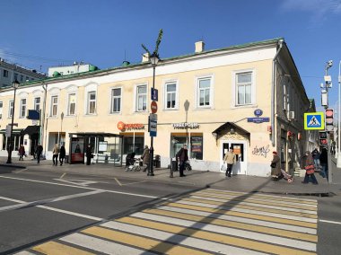 Moskova, Rusya, 16 Ekim 2019. Pokrovka caddesindeki eski 