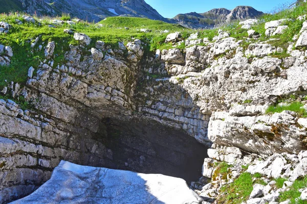 Abcásia Planalto Arábica Monte Arábica Entrada Para Uma Das Cavernas — Fotografia de Stock