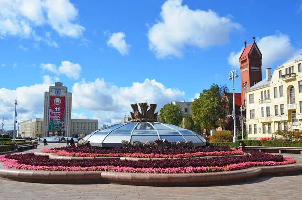 Minsk Belarus September 2015 Independence Square Autumn Cloudy Weather Belarus — Stock Photo, Image