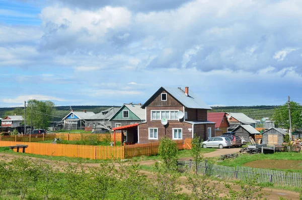 Varzuga Kola Peninsula Russia June 2015 Старе Померанське Село Варзуга — стокове фото