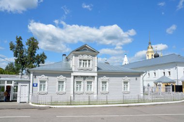 Kolomna. Rusya, Haziran 29, 2014, Rus sahnesi: hiç kimse, Kolomna Kremlin 'de asma katlı bir ev. Organik Kültür Müzesi