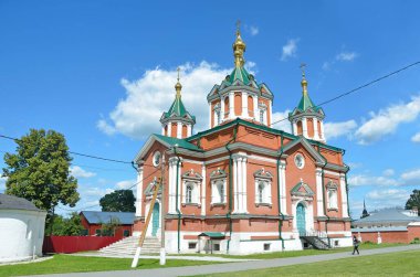 Kolomna 'da yaz aylarında bir manastır. Rusya