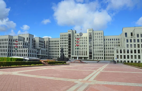 Mińsk Białoruś Wrzesień 2015 Mińsk Pomnik Władimira Lenina Przed Rządowym — Zdjęcie stockowe