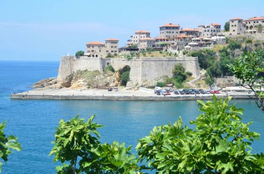 Karadağ 'ın Ulcinj kentindeki Yukarı ve Eski Kale