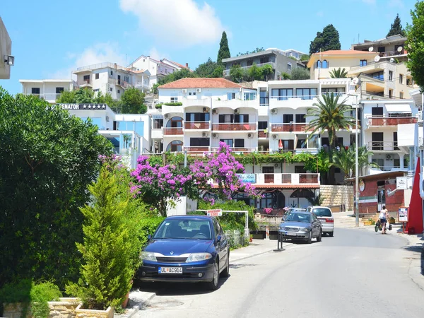 Ulcinj Montenegro Juni 2015 Bilar Parkeras Centrala Gatorna Staden Ulcinj — Stockfoto