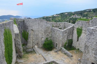 Karadağ 'ın Eski Bar kentindeki ortaçağ kalesi
