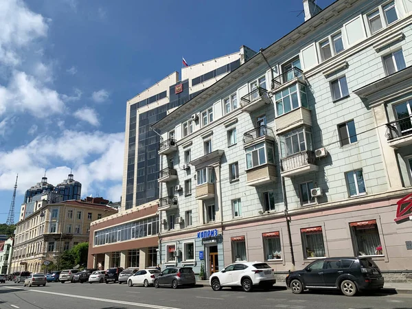 Vladivostok Rusland Juli 2020 Svetlanskaya Straat Zomer Zonnige Dag Huis — Stockfoto