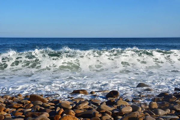 Mořská Pěna Vln Zátoce Akhlestyshev Pobřeží Ostrova Rus Rusko Vladivostok — Stock fotografie