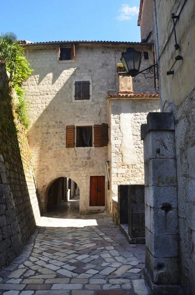Karadağ Kotor Kentindeki Tarihi Bina — Stok fotoğraf
