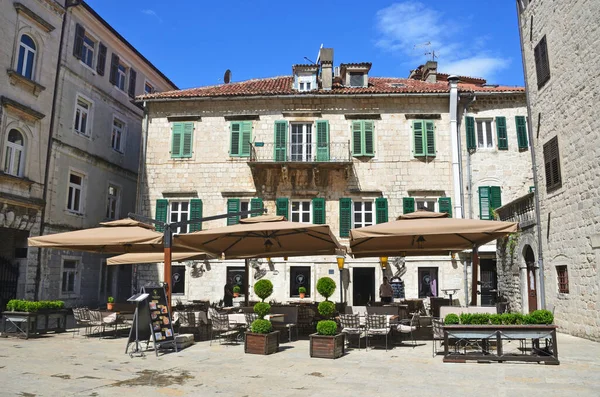 Ciudad Kotor Montenegro Junio 2015 Uno Los Restaurantes Casco Antiguo — Foto de Stock