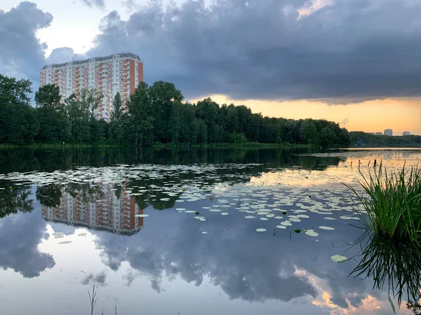 Región Moscú Ciudad Balashikha Río Pehorka Tarde Verano —  Fotos de Stock
