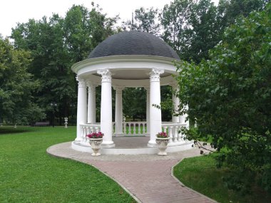 Moskova şehir parkında Catherine köşk