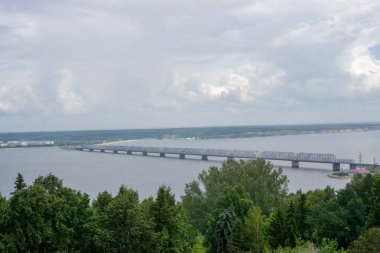 Imperial köprü Volga Nehri, Ulyanovsk, Rusya Federasyonu.