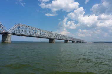 Imperial köprü Volga Nehri, Ulyanovsk, Rusya Federasyonu.