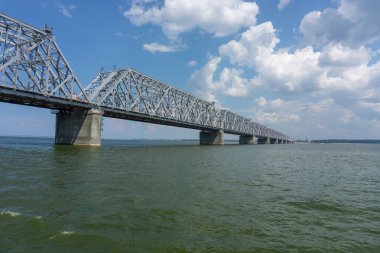 Imperial köprü Volga Nehri, Ulyanovsk, Rusya Federasyonu.