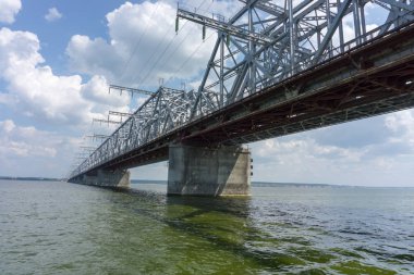Imperial köprü Volga Nehri, Ulyanovsk, Rusya Federasyonu.