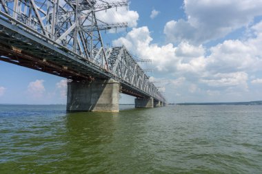 Imperial köprü Volga Nehri, Ulyanovsk, Rusya Federasyonu.