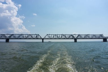 Imperial köprü Volga Nehri, Ulyanovsk, Rusya Federasyonu.