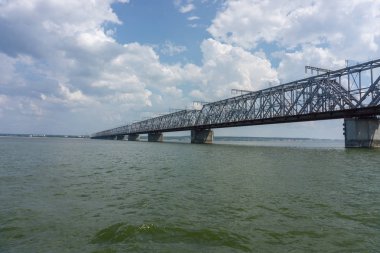 Imperial köprü Volga Nehri, Ulyanovsk, Rusya Federasyonu.