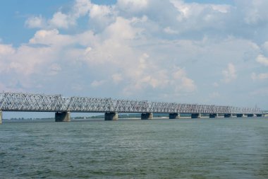 Imperial köprü Volga Nehri, Ulyanovsk, Rusya Federasyonu.