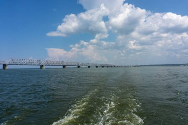 Imperial köprü Volga Nehri, Ulyanovsk, Rusya Federasyonu.