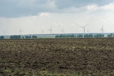 yel değirmenleri elektrik üretmek için